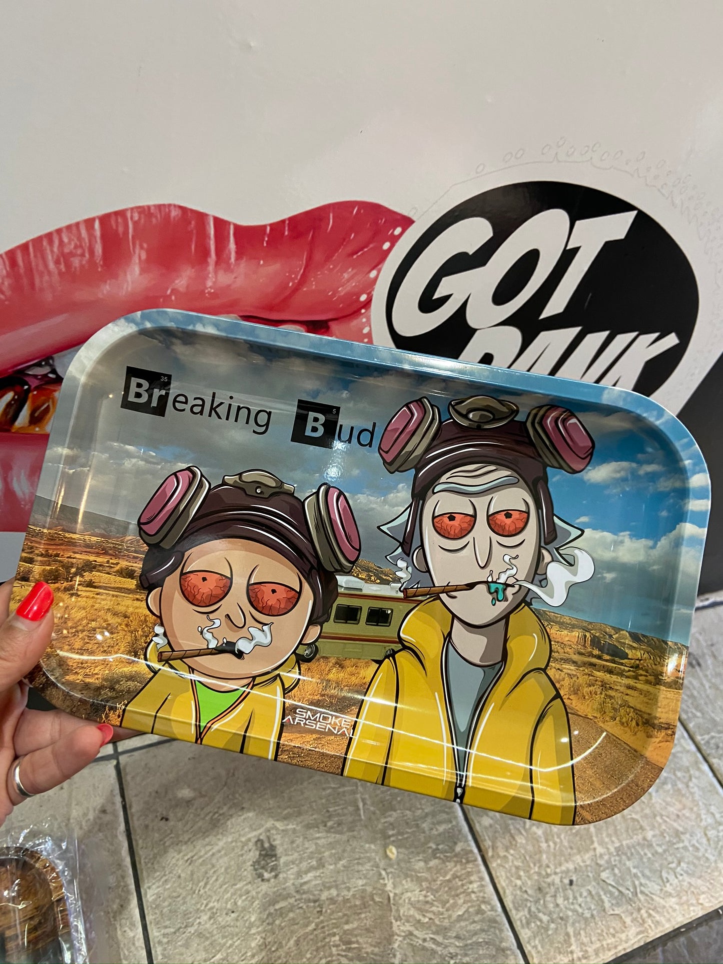 Breaking bud rolling tray