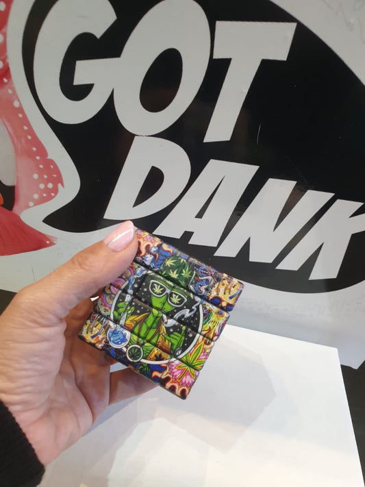 Rubix cube tobacco grinder